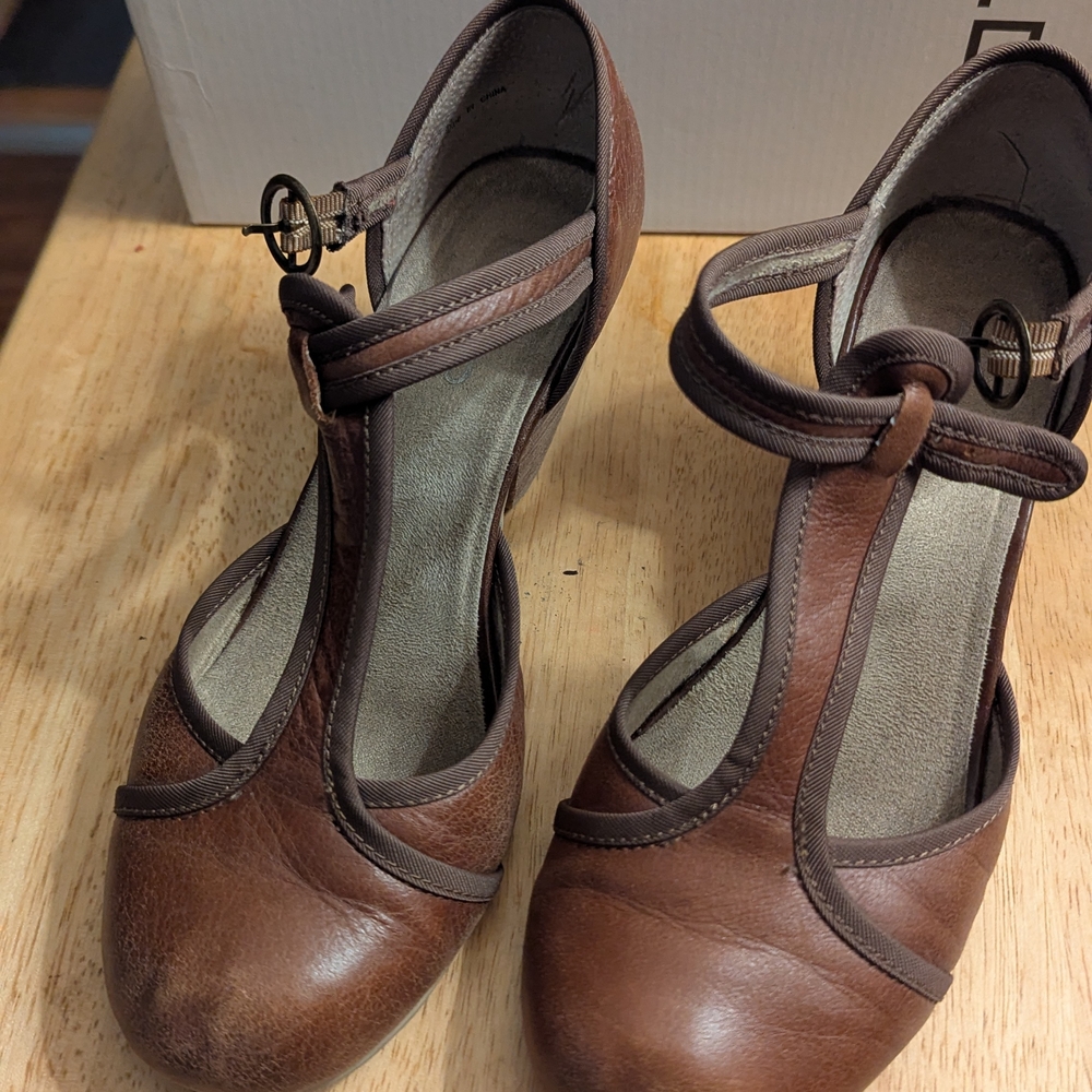 Aldo Brown Leather T-Strap Heels